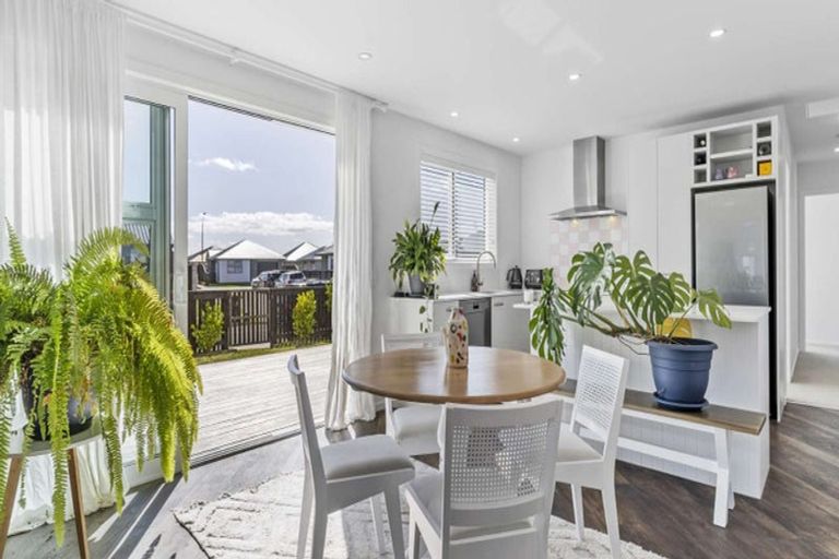 Photo of property in 11 Union Drive, Papamoa, 3118