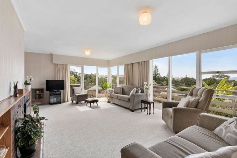 Photo of property in 8 Waratah Street, Birkenhead, Auckland, 0626