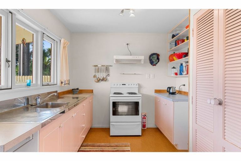 Photo of property in 13 Black Swamp Road, Mangawhai, 0975