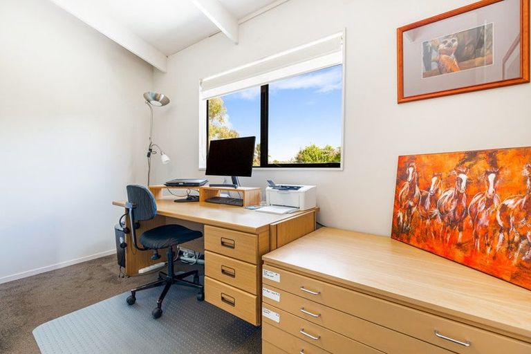 Photo of property in 1/20 Reynolds Place, Torbay, Auckland, 0630