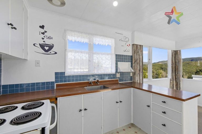 Photo of property in 1 Otira Grove, Kelson, Lower Hutt, 5010