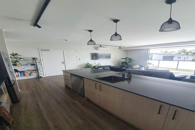 Photo of property in 10/4163 Great North Road, Glen Eden, Auckland, 0602