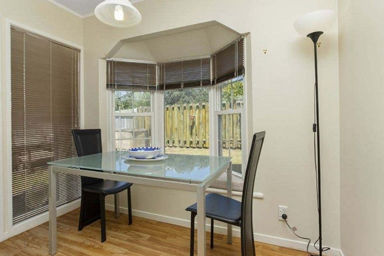 Photo of property in 2/5 Wanaka Place, Pakuranga Heights, Auckland, 2010