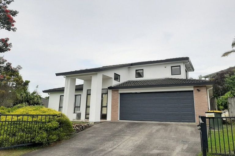 Photo of property in 17 Crimson Park, Oteha, Auckland, 0632