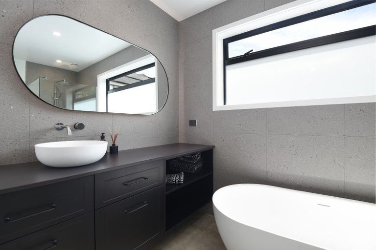 Photo of property in 162 Kawaha Point Road, Kawaha Point, Rotorua, 3010