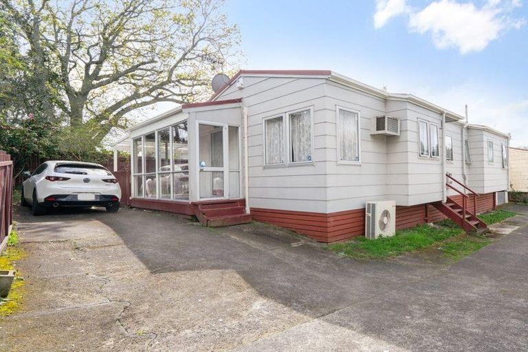 Photo of property in 1/255 Swanson Road, Henderson, Auckland, 0610