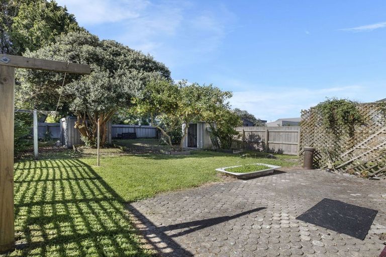 Photo of property in 18 Dunstan Street, Otaki, 5512