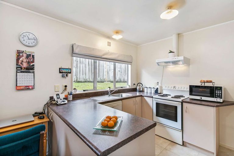 Photo of property in 2 Solea Road, Sunnyvale, Auckland, 0612