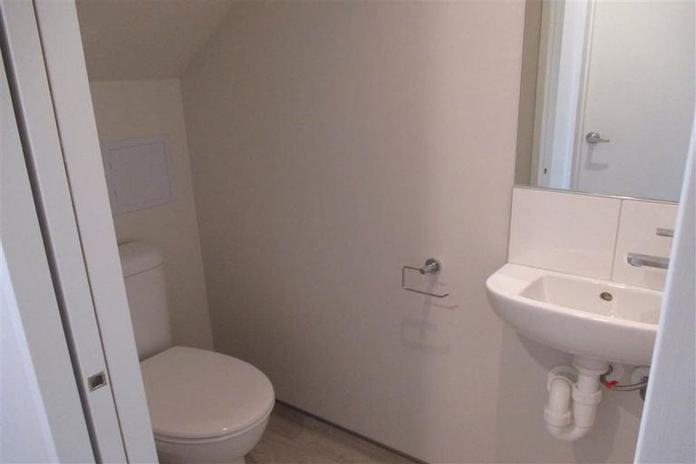 Photo of property in 2/22 Grove Road, Addington, Christchurch, 8024