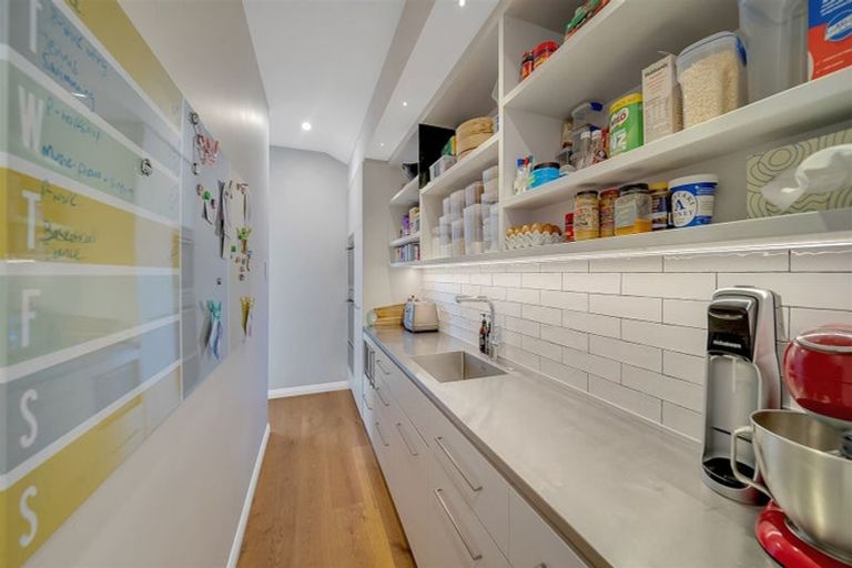 Photo of property in 100 Idris Road, Bryndwr, Christchurch, 8052