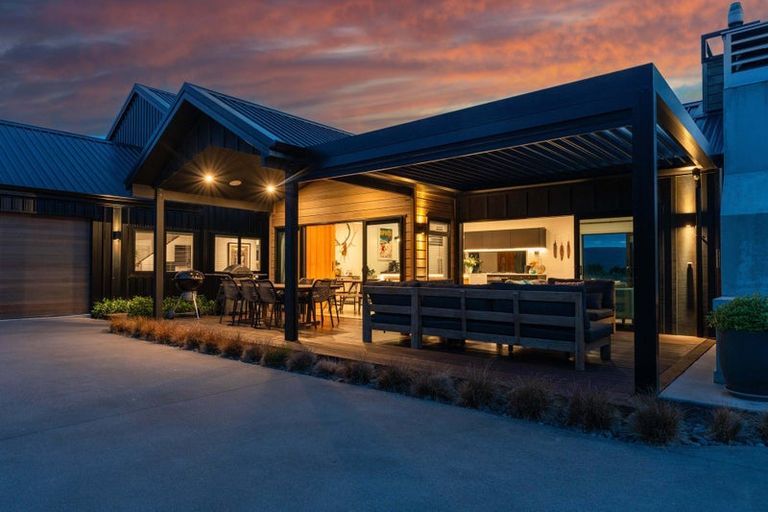 Photo of property in 40 Lacebark Drive, Kinloch, Taupo, 3377