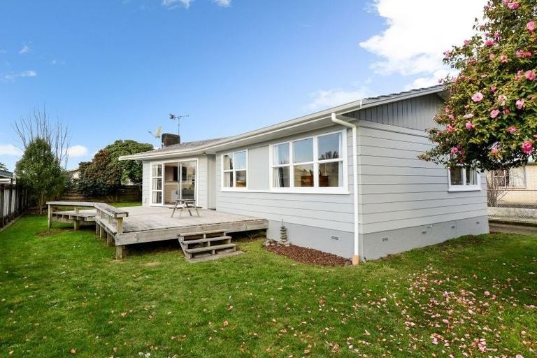 Photo of property in 20 Rhonda Avenue, Deanwell, Hamilton, 3206