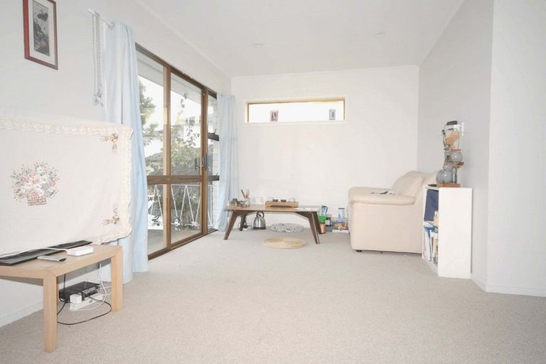 Photo of property in 2/28 Priestley Drive, Bucklands Beach, Auckland, 2014