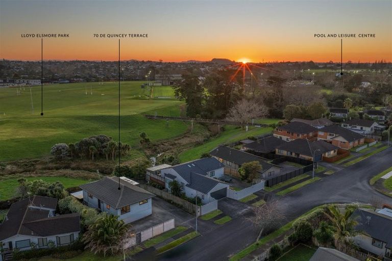 Photo of property in 70 De Quincey Terrace, Highland Park, Auckland, 2010