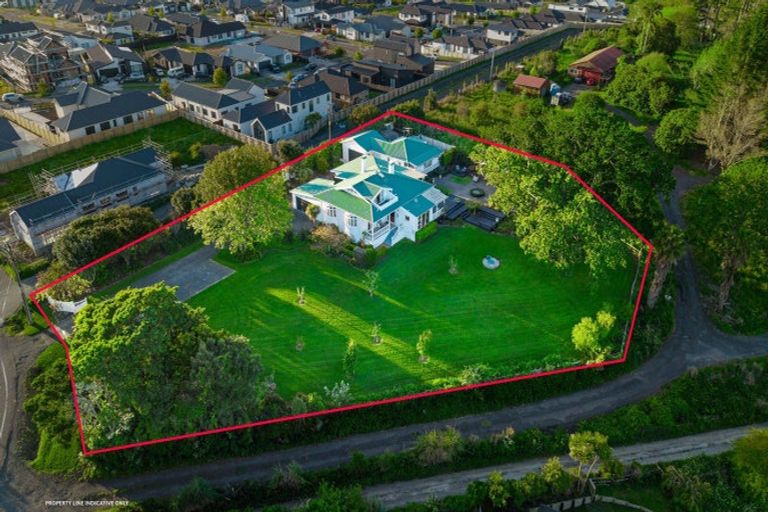 Photo of property in 102 Matua Road, Huapai, Kumeu, 0810