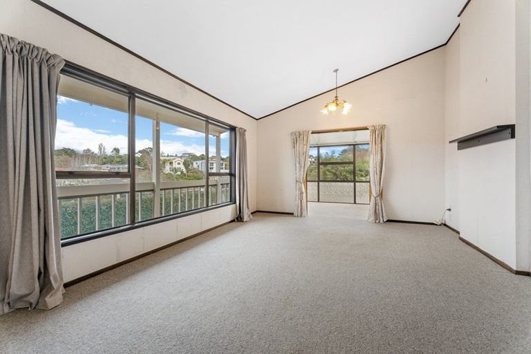 Photo of property in 94 Heta Road, Highlands Park, New Plymouth, 4312