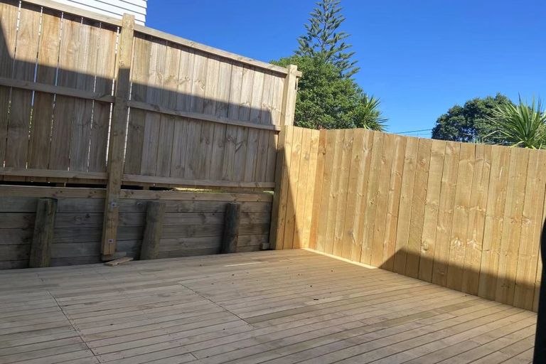 Photo of property in 27a Sunnyside Road, Sunnyvale, Auckland, 0612