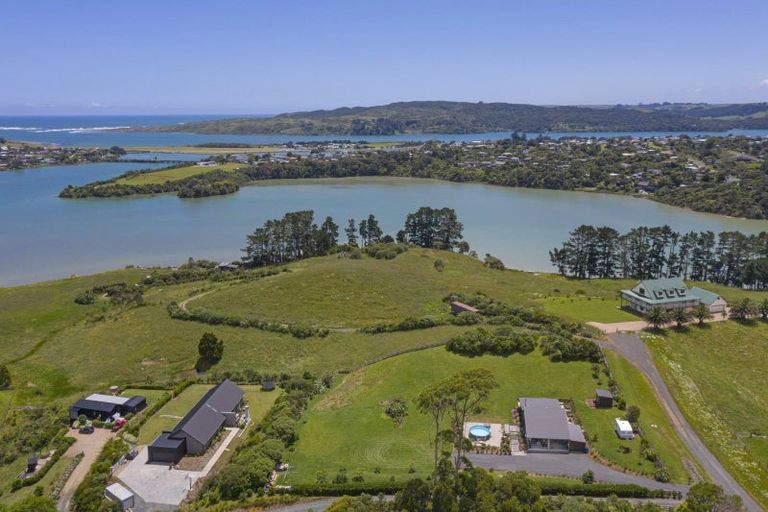 Photo of property in 239 Hills Road, Raglan, 3295