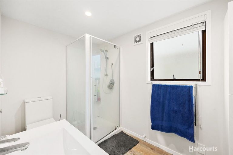 Photo of property in 2/15 Ridgewood Crescent, Birkenhead, Auckland, 0626