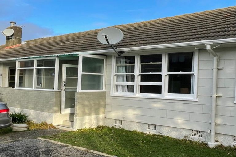 Photo of property in 17 Ripeka Way, Moera, Lower Hutt, 5010