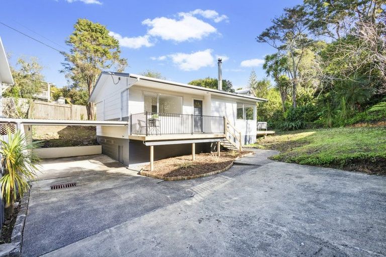 Photo of property in 2/9a De Val Drive, Titirangi, Auckland, 0604
