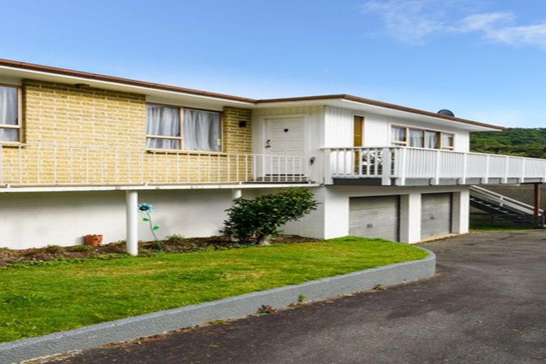 Photo of property in 159 Waikawa Road, Picton, 7220