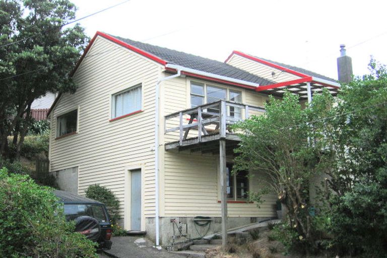 Photo of property in 4 Oku Street, Island Bay, Wellington, 6023