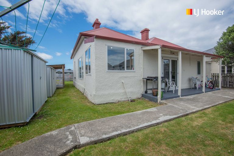 Photo of property in 68 Royal Crescent, Saint Kilda, Dunedin, 9012