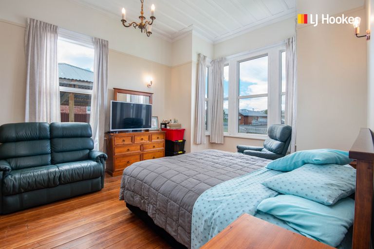 Photo of property in 68 Royal Crescent, Saint Kilda, Dunedin, 9012