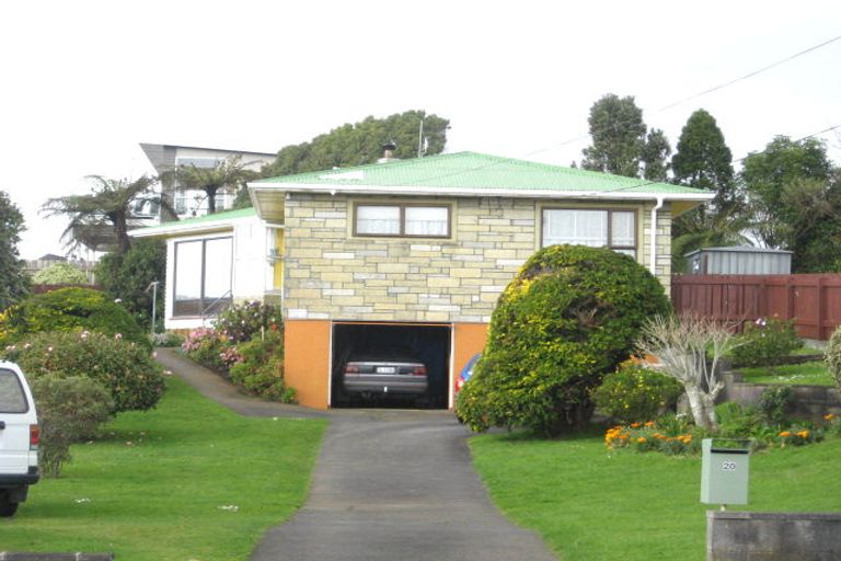 Photo of property in 20 York Crescent, Westown, New Plymouth, 4310