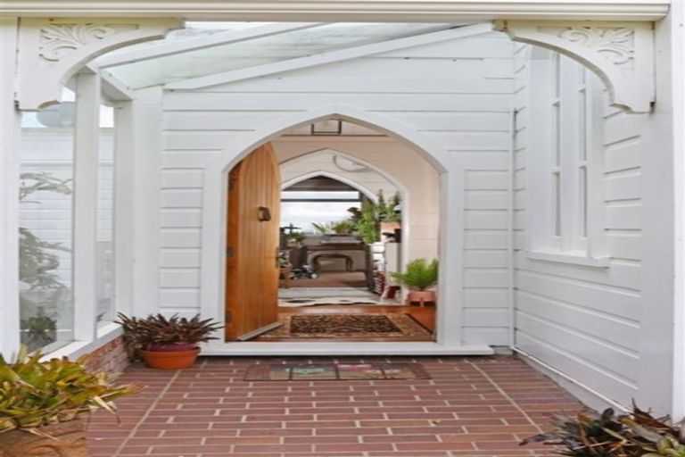 Photo of property in 53 Paparata Road, Bombay, 2675