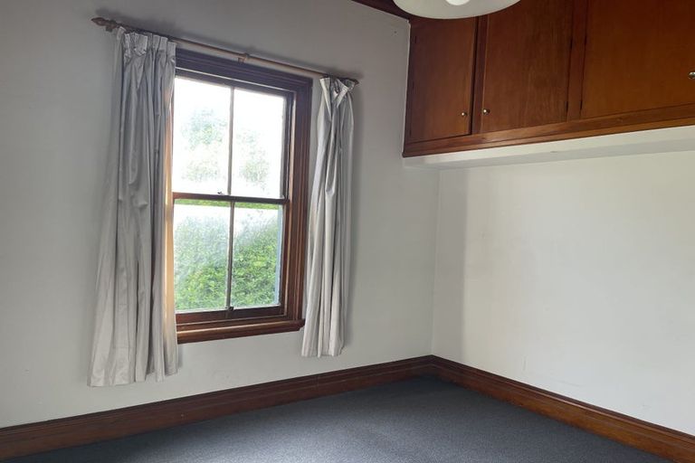 Photo of property in 23 Enfield Road, Hospital Hill, Napier, 4110