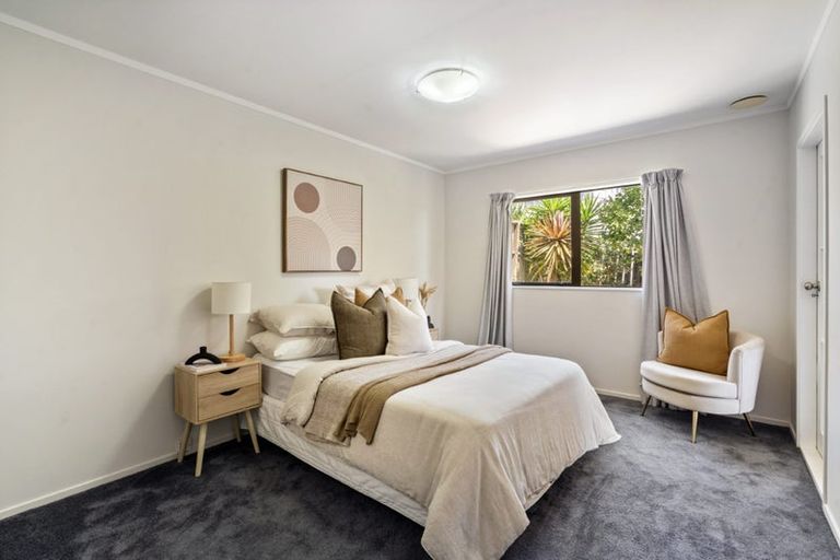 Photo of property in 2/14 Charles Street, Hauraki, Auckland, 0622