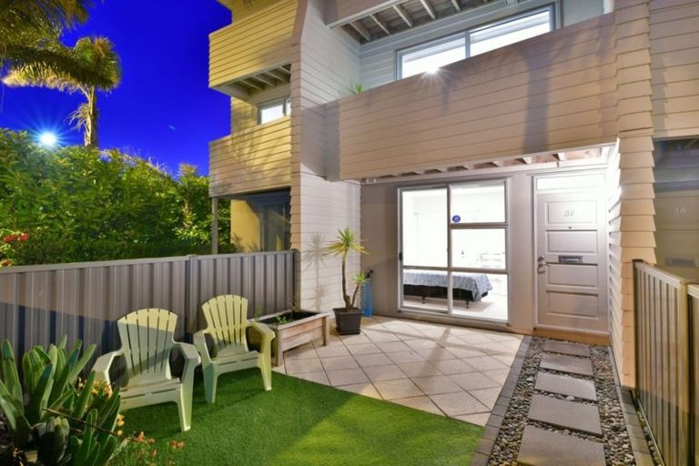 Photo of property in 39/3 Riverside Road, Orewa, 0931