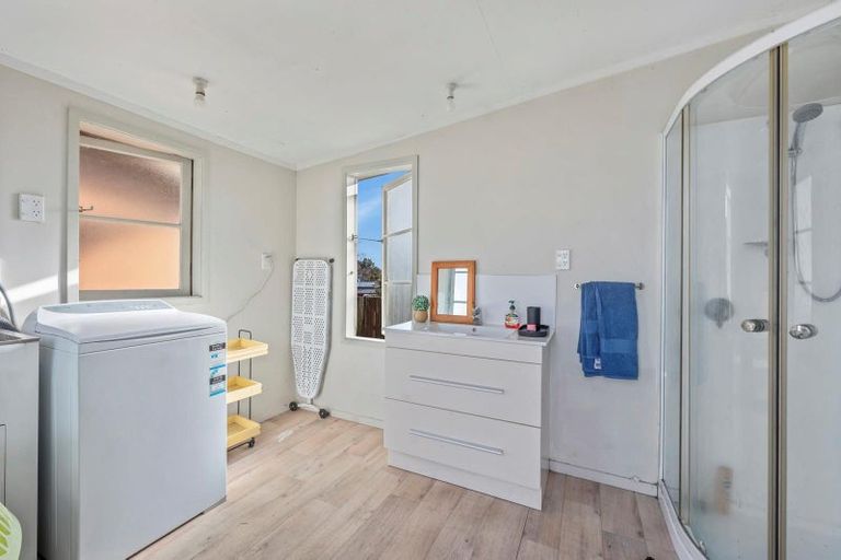 Photo of property in 2 Neil Road, Fairy Springs, Rotorua, 3015