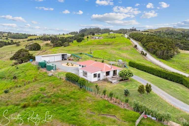 Photo of property in 178 Heatley Road, Whakapirau, Maungaturoto, 0583