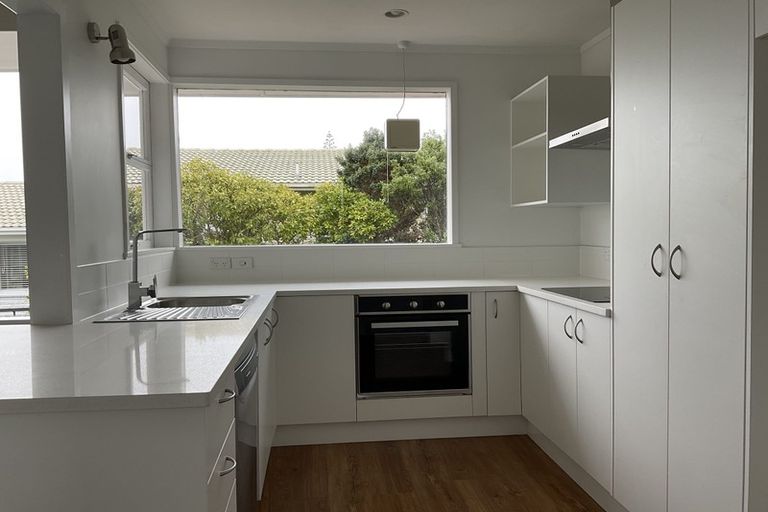 Photo of property in 2/28 Norman Road, Hauraki, Auckland, 0622