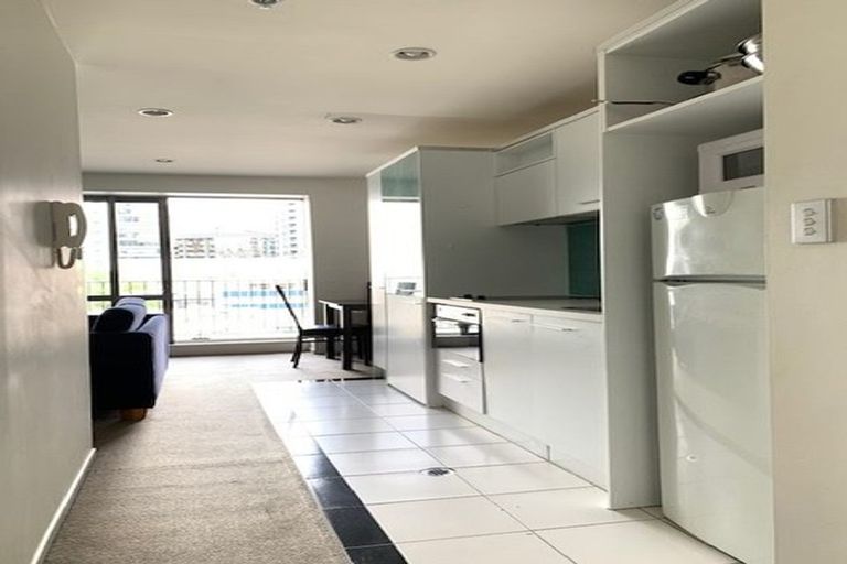 Photo of property in Alpha Apartments, 608/17 Vogel Lane, Auckland Central, Auckland, 1010
