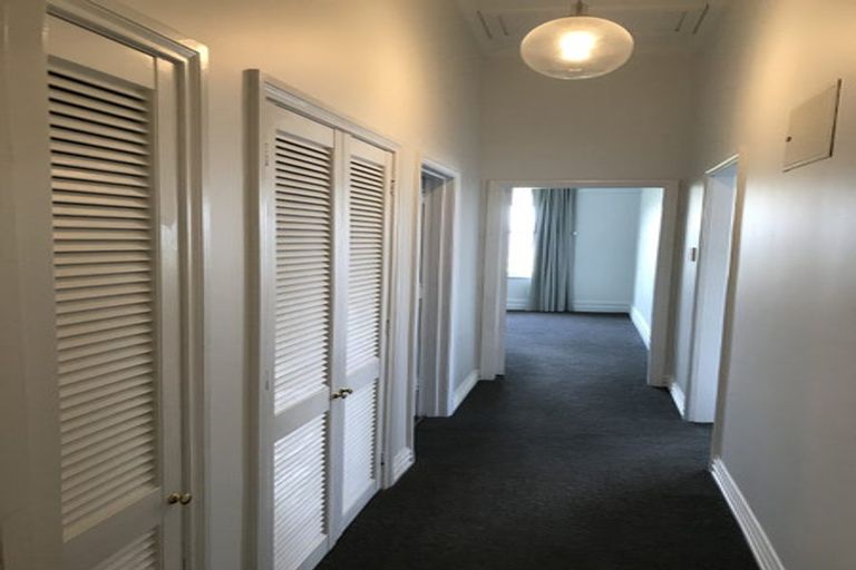 Photo of property in 21 Dorking Road, Brooklyn, Wellington, 6021