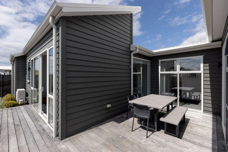 Photo of property in 24 Knightia Drive, Papamoa Beach, Papamoa, 3118