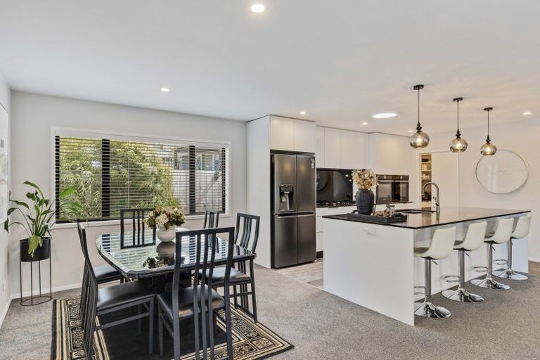 Photo of property in 519 Mangorei Road, Highlands Park, New Plymouth, 4312