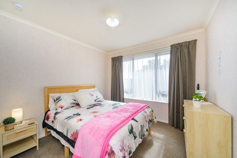 Photo of property in 37 Branigan Parade, Kelvin Grove, Palmerston North, 4414