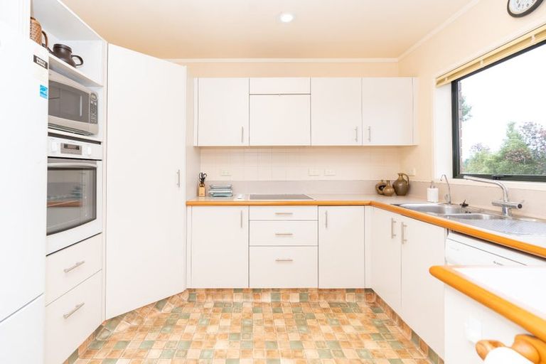 Photo of property in 61 Grosvenor Gardens, Flagstaff, Hamilton, 3210