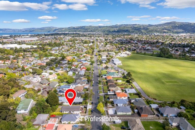 Photo of property in 215 Whites Line East, Waiwhetu, Lower Hutt, 5010