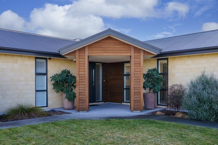 Photo of property in 2 Claremont Crescent, Amberley, 7410