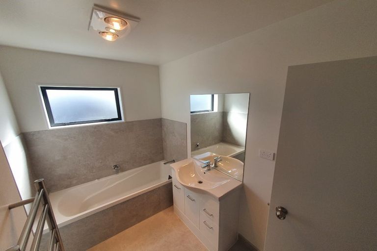 Photo of property in 12 Grandifolia Road, Takanini, 2110