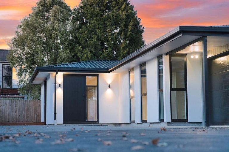 Photo of property in 53a Dunedin Street, Redwood, Christchurch, 8051