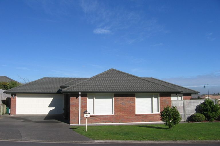 Photo of property in 1 Isaac Place, East Tamaki Heights, Auckland, 2016