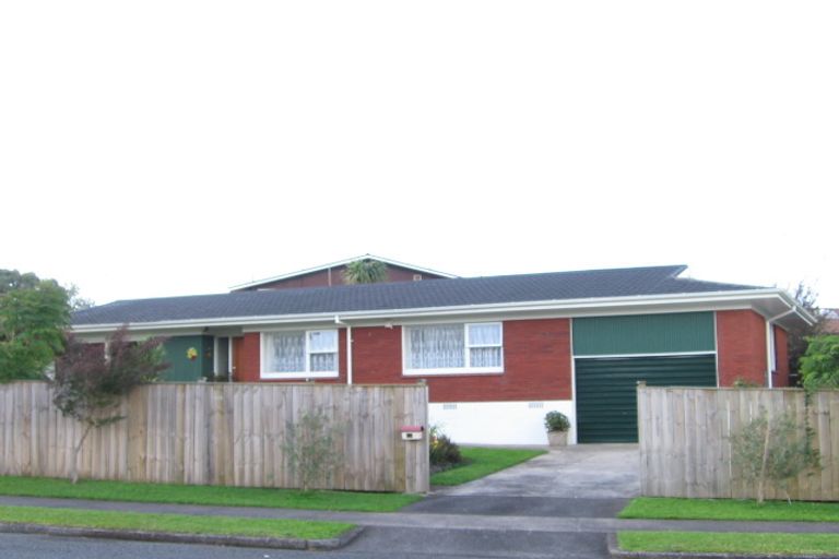 Photo of property in 10 Whiteacres Drive, Sunnyhills, Auckland, 2010