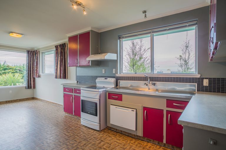 Photo of property in 82 Mountain View Road, Glenwood, Timaru, 7910